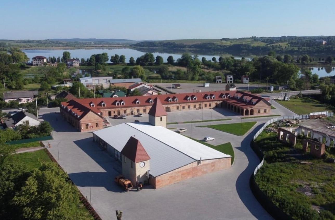 Готель Бережани Exteriör bild